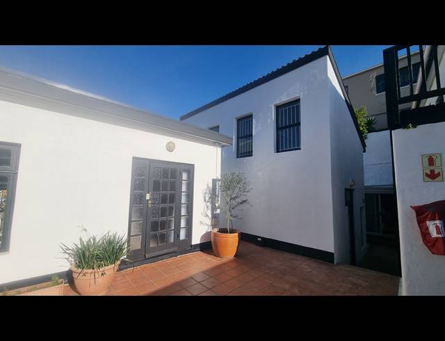 48M² SERVICED OFFICE TO LET IN CAPE TOWN CITY CENTRE